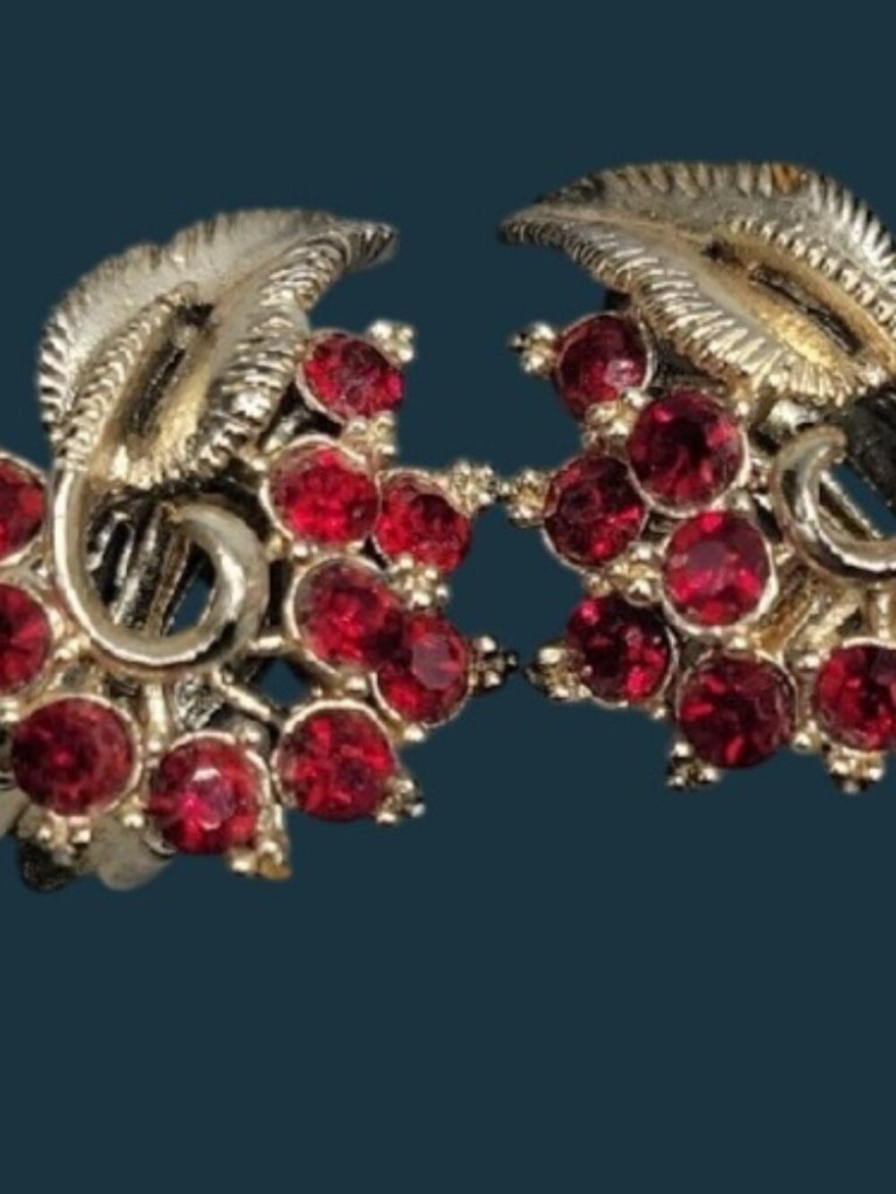 Vintage Star Red Rhinestones Flower Clip On Earrings Textured Gold Tone Signed